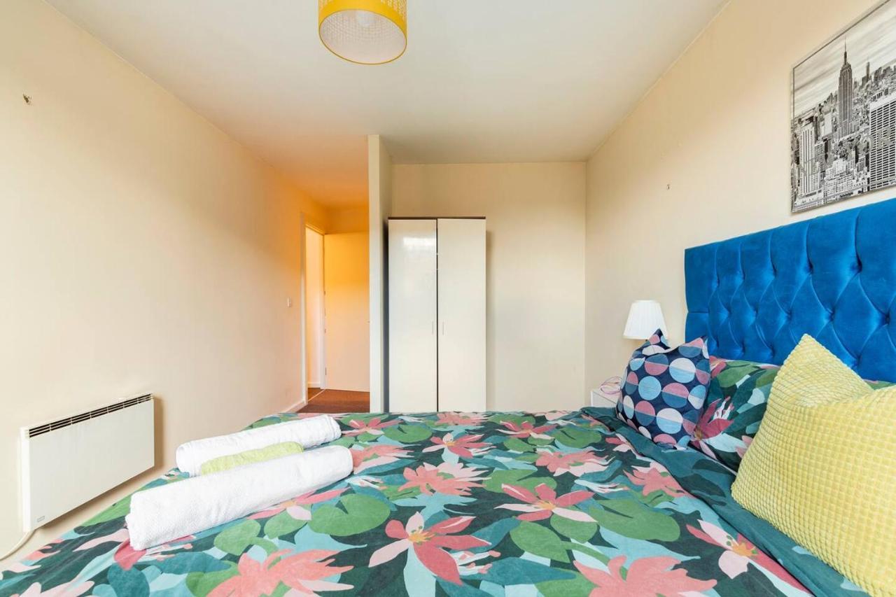 Apartment Mosh Homes 01 *